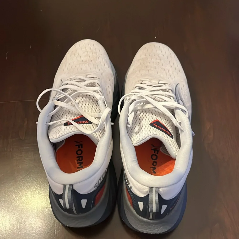 Saucony Triumph Men’s running shoes